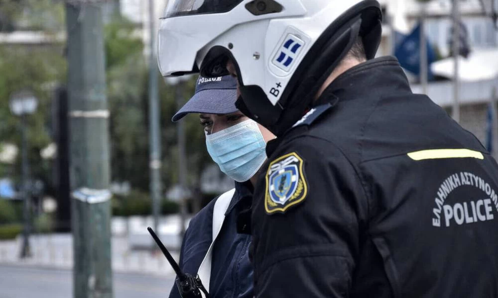 Κορονοϊός: «Αρματώνονται» οι αστυνομικοί με 3,8 εκατ. υγειονομικά υλικά